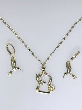 Gold tone delicate hummingbird theme jewelry set, necklace, earrings, NWOT
